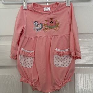 Abby and Evie Princess Carriage Bubble